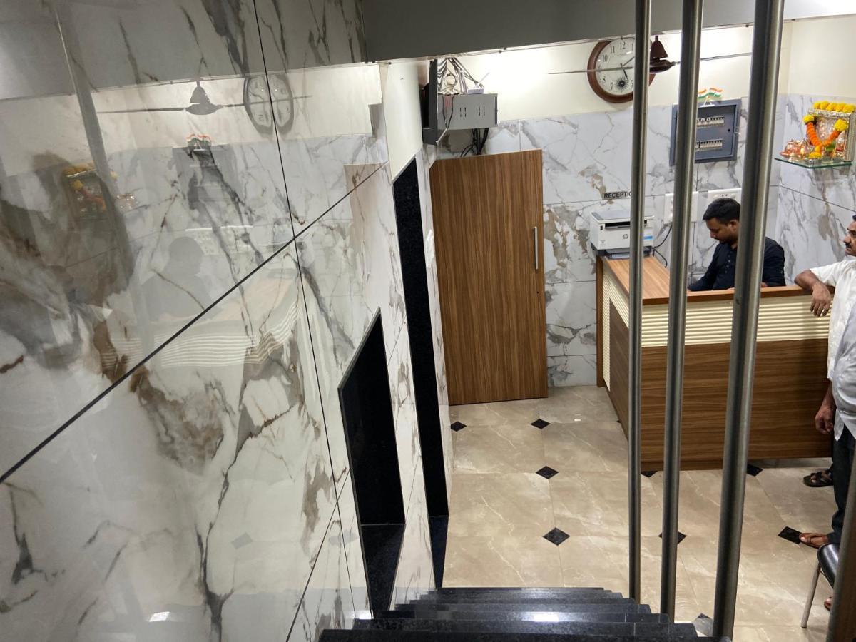 Nityanand Guest House - Mumbai — Photos 1